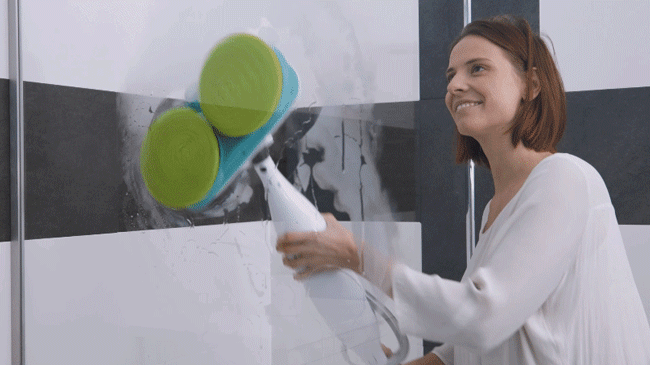 Badezimmer Reinigung mit dem Livington Steam Twister